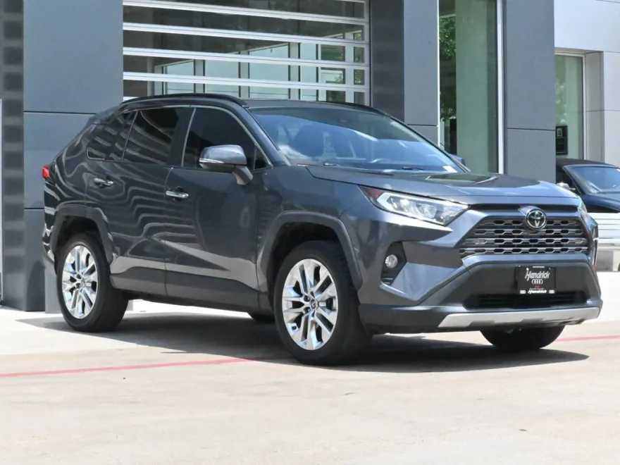2019 Toyota RAV4 Limited photo 1