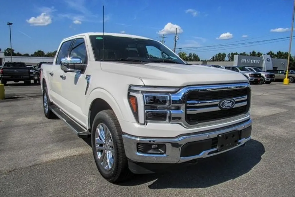 2025 Ford F-150 Lariat photo 1