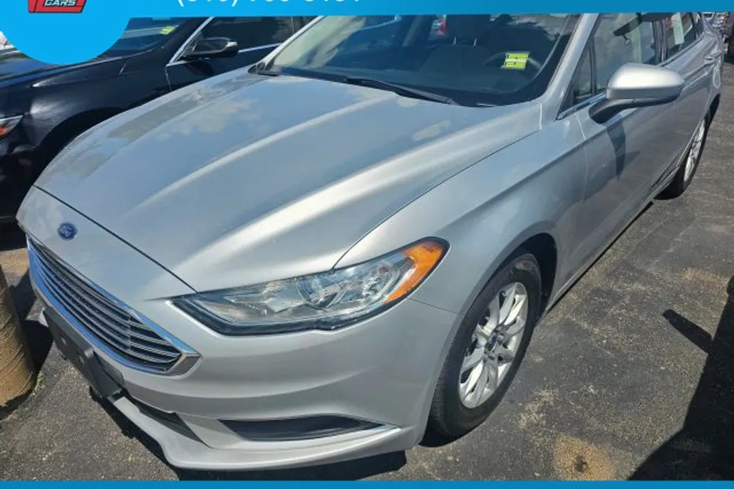 2017 Ford Fusion S photo 1