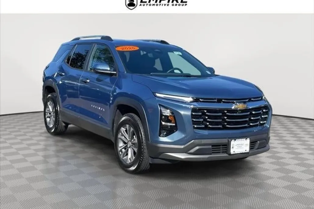 2025 Chevrolet Equinox LT photo 1