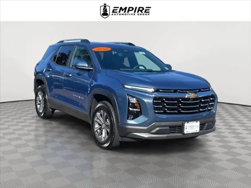 2025 Chevrolet Equinox LT photo 1