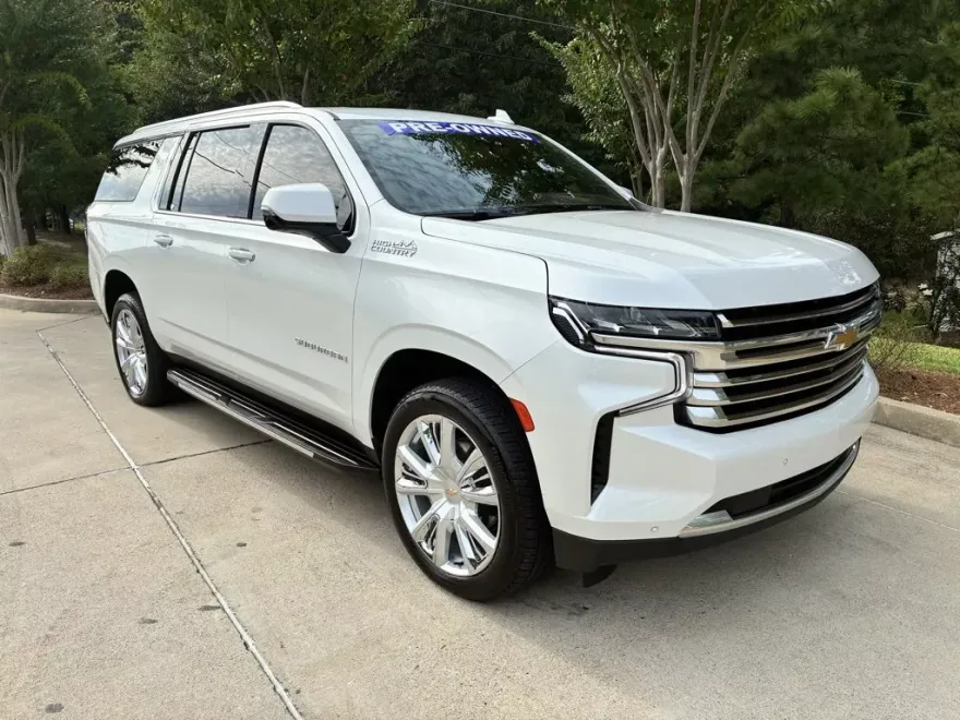 2023 Chevrolet Suburban High Country photo 1