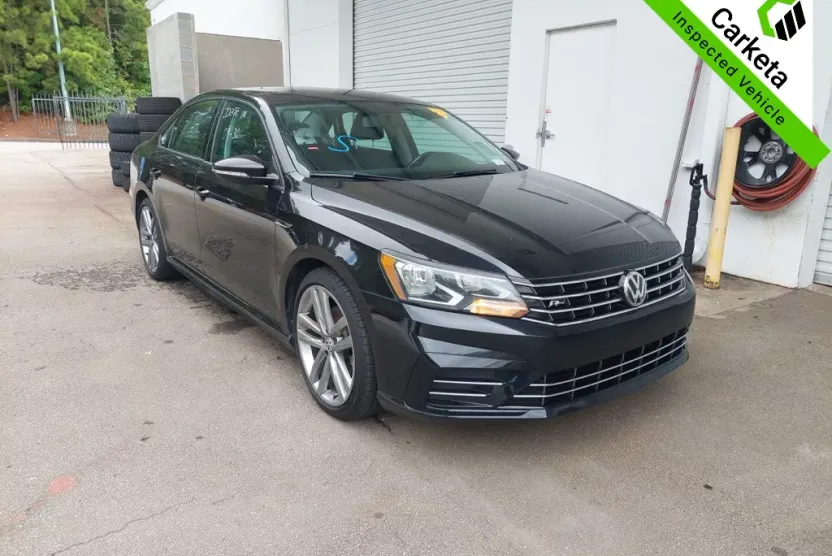 2018 Volkswagen Passat 2.0T R-Line photo 1
