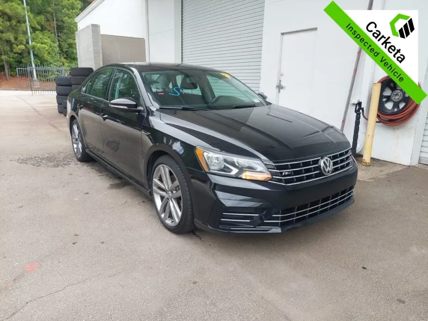 2018 Volkswagen Passat 2.0T R-Line photo 1