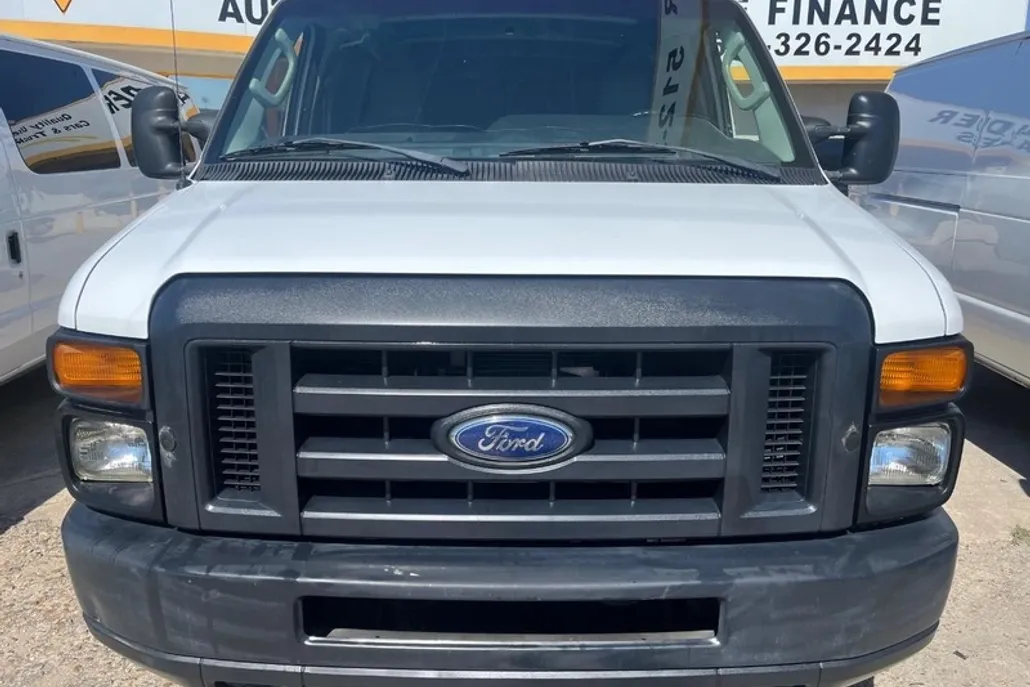 2013 Ford E-250 photo 1