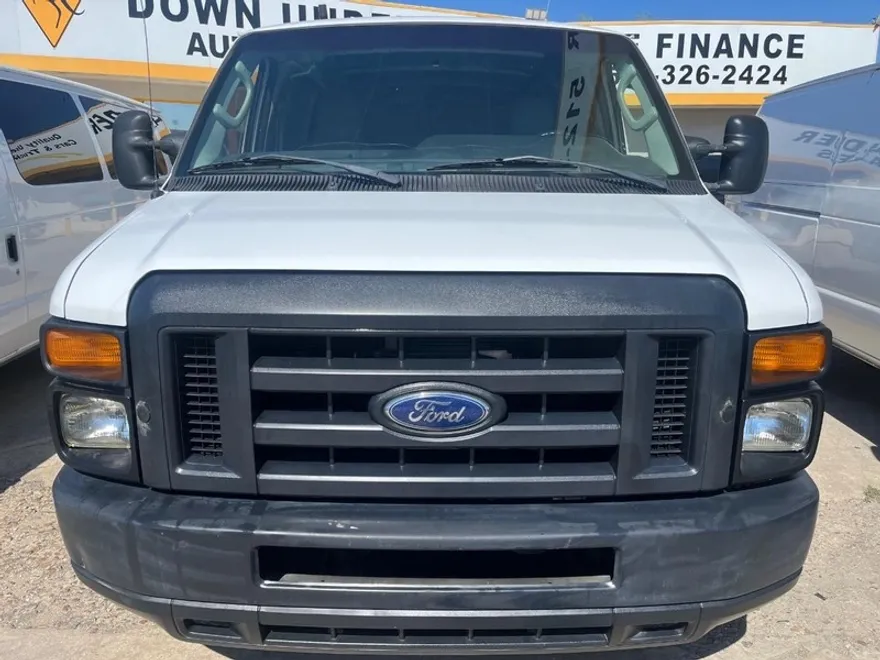 2013 Ford E-250 photo 1