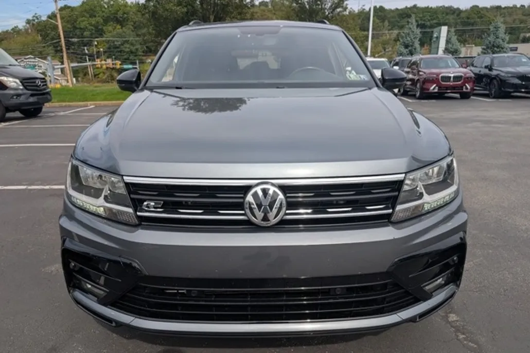 2020 Volkswagen Tiguan SE R-Line Black photo 1