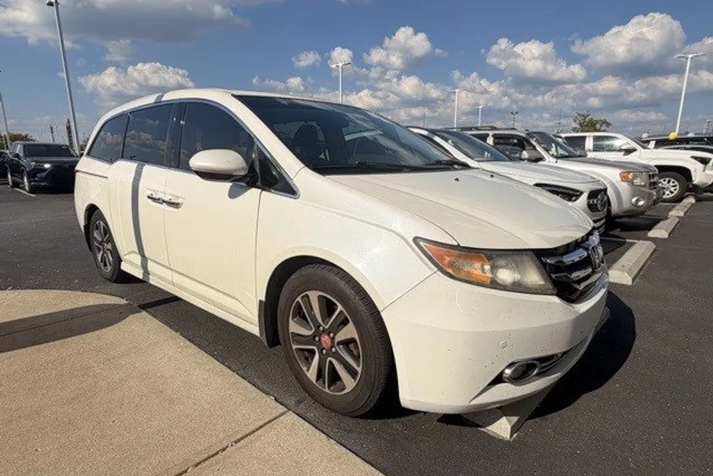 2016 Honda Odyssey Touring Elite photo 1