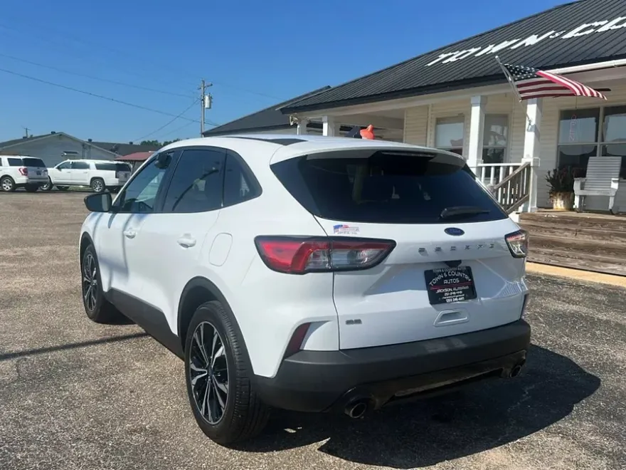 2022 Ford Escape SE photo 1