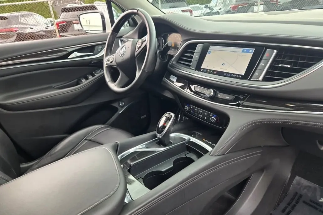 2021 Buick Enclave Avenir photo 1