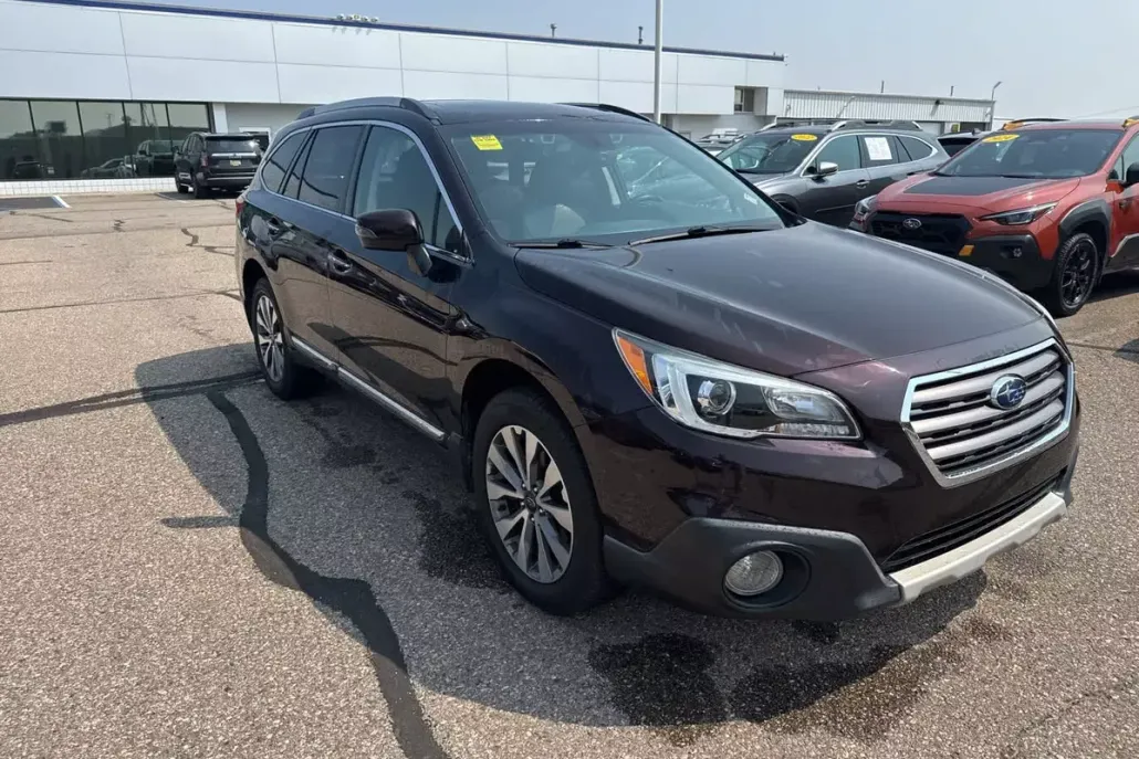 2017 Subaru Outback Touring photo 1