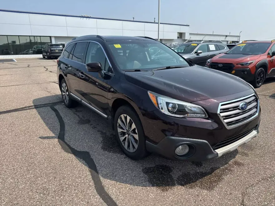 2017 Subaru Outback Touring photo 1