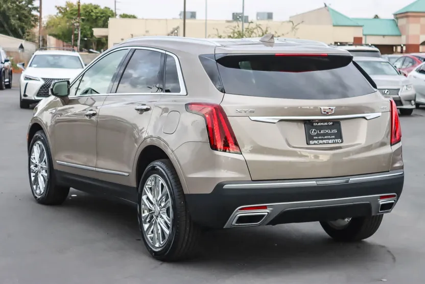 2022 Cadillac XT5 Premium Luxury photo 1