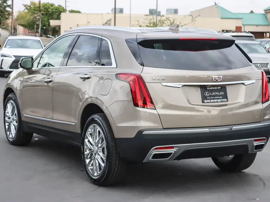 2022 Cadillac XT5 Premium Luxury photo 1