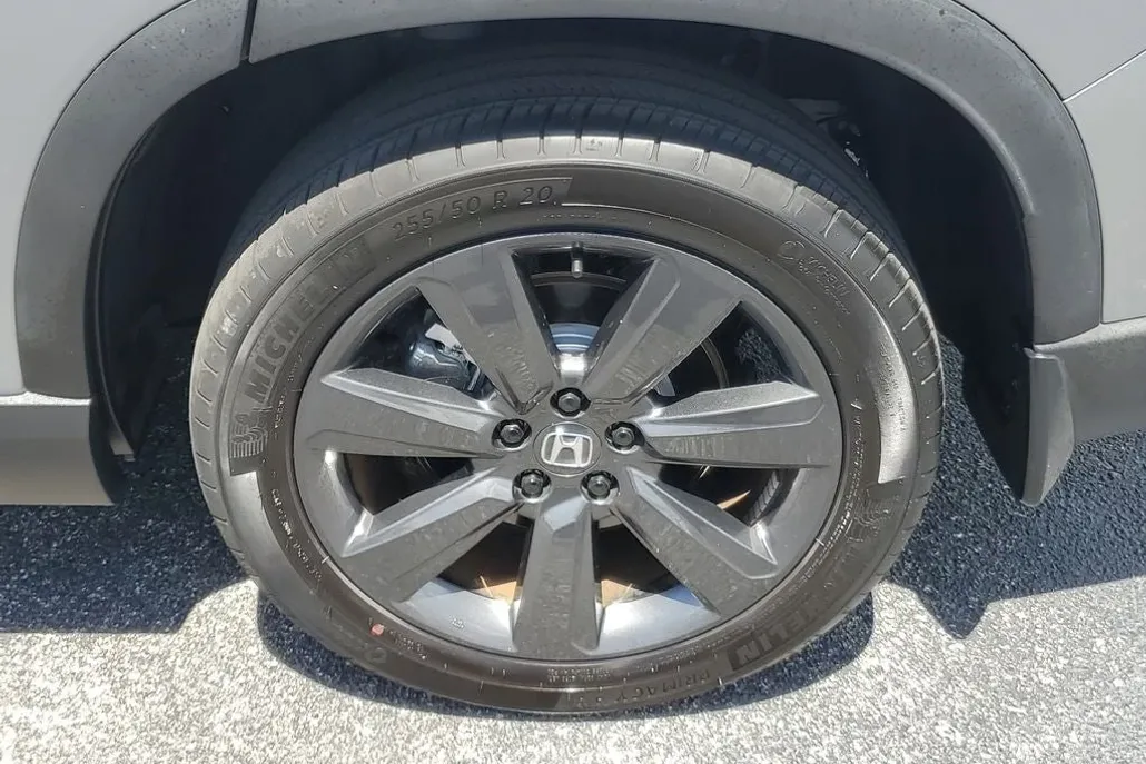 2023 Honda Pilot Sport photo 1
