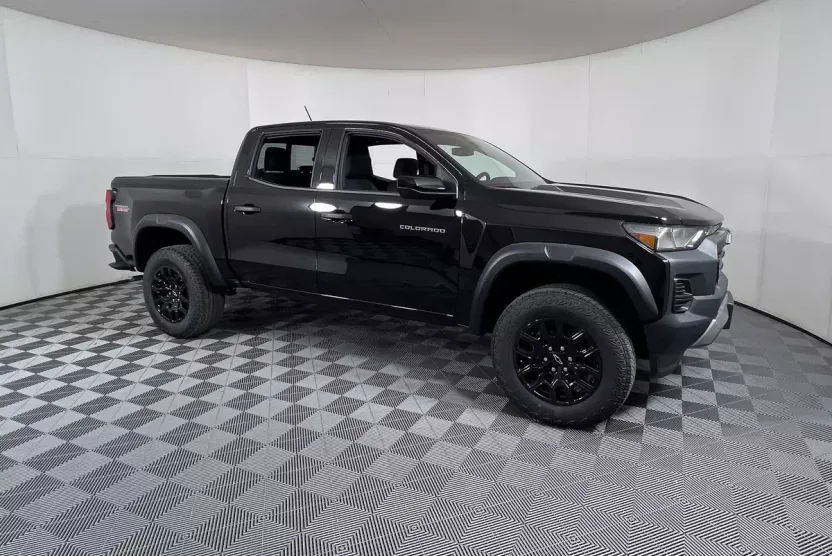 2026 Chevrolet Colorado Trail Boss photo 1
