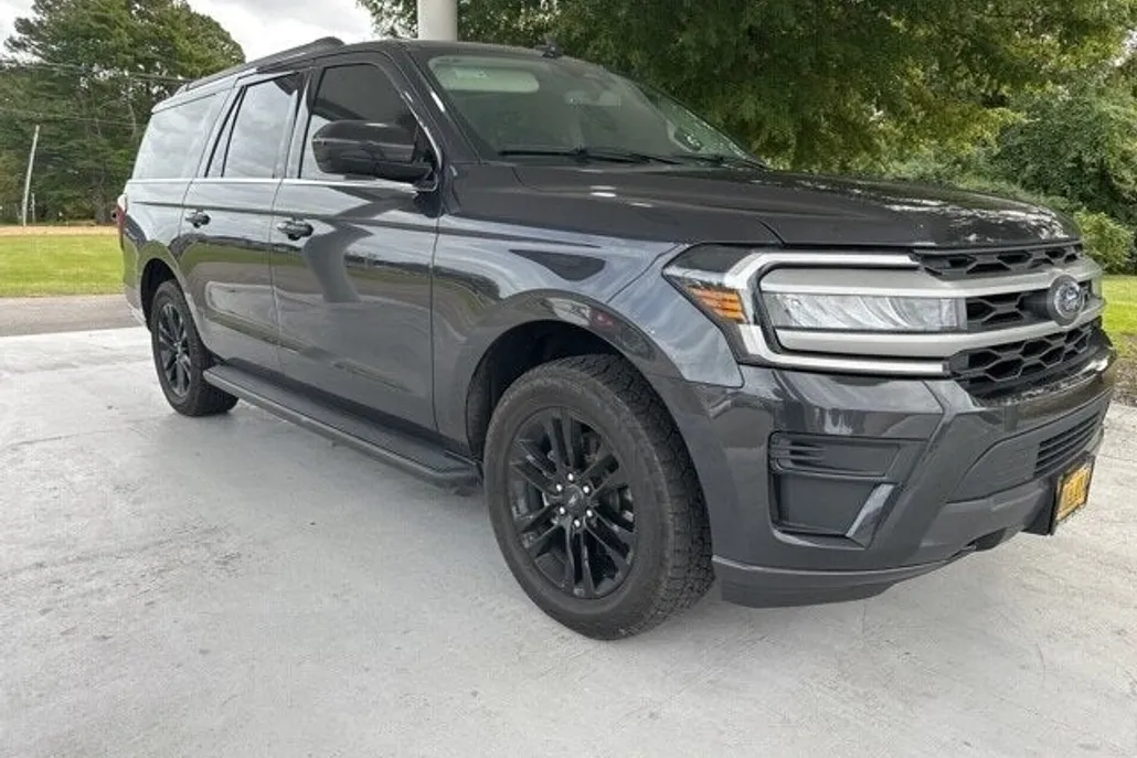2024 Ford Expedition MAX XLT photo 1