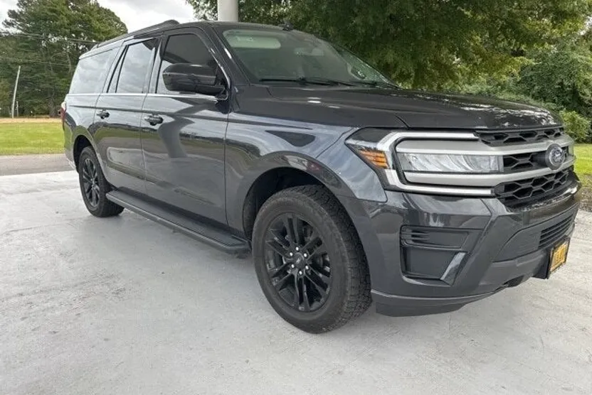 2024 Ford Expedition MAX XLT photo 1
