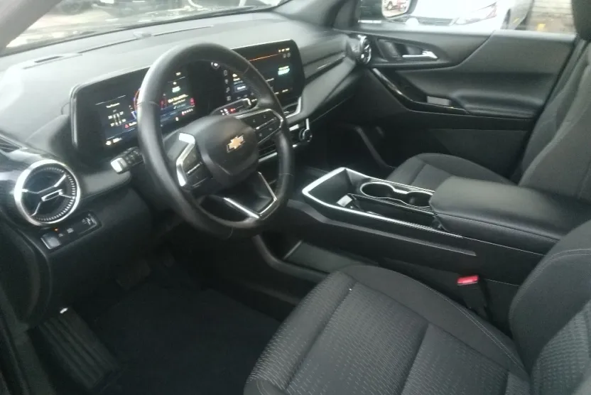 2025 Chevrolet Equinox LT photo 1