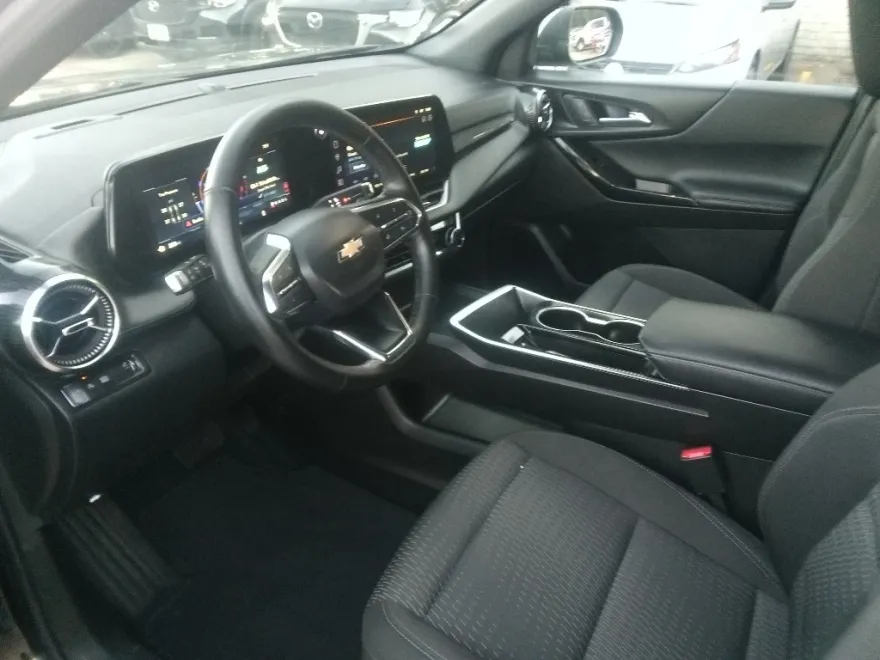 2025 Chevrolet Equinox LT photo 1