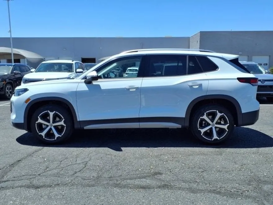 2025 Volkswagen Tiguan SE photo 1