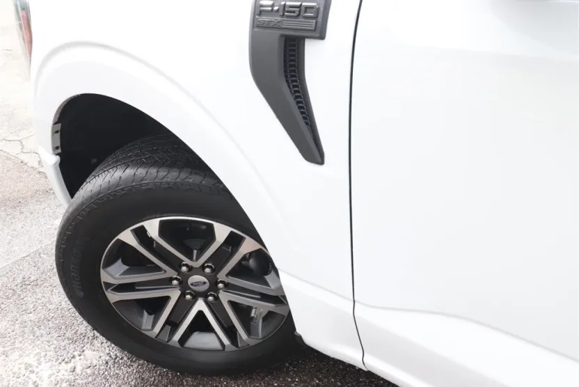 2023 Ford F-150 STX photo 1