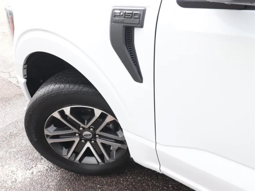2023 Ford F-150 STX photo 1