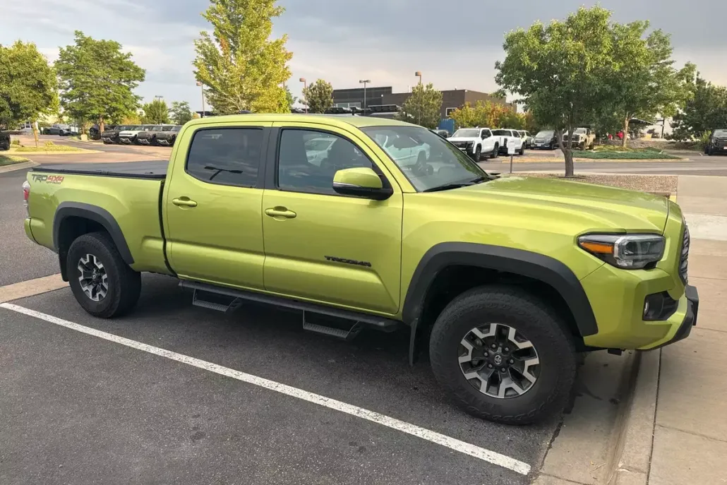 2023 Toyota Tacoma TRD Off-Road V6 photo 1