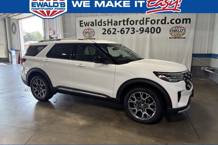 2025 Ford Explorer Platinum photo 1