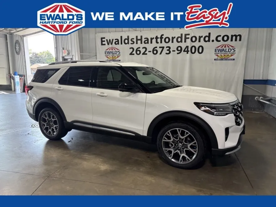 2025 Ford Explorer Platinum photo 1