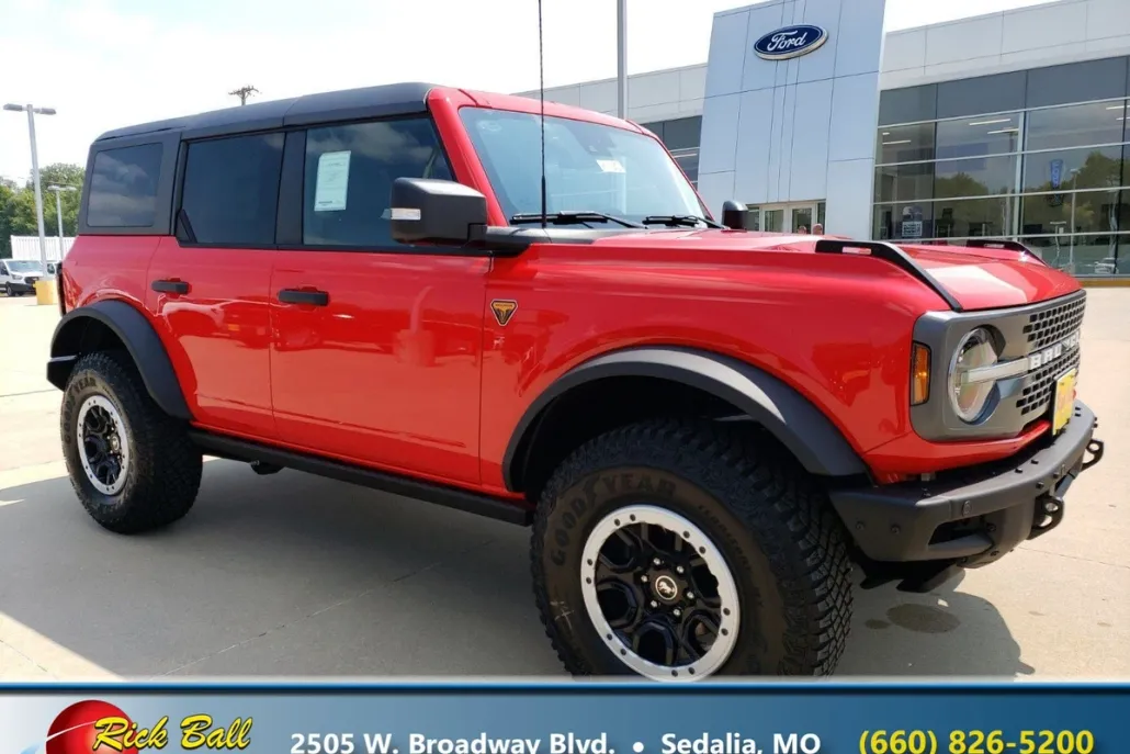 2024 Ford Bronco Badlands photo 1