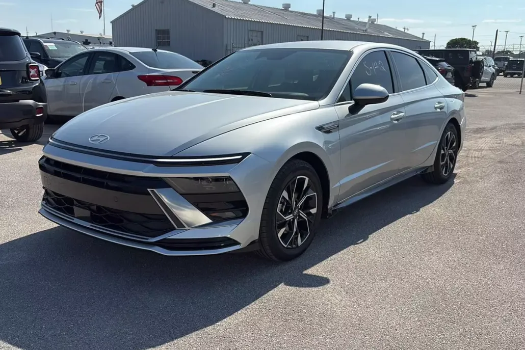 2025 Hyundai Sonata SEL photo 1