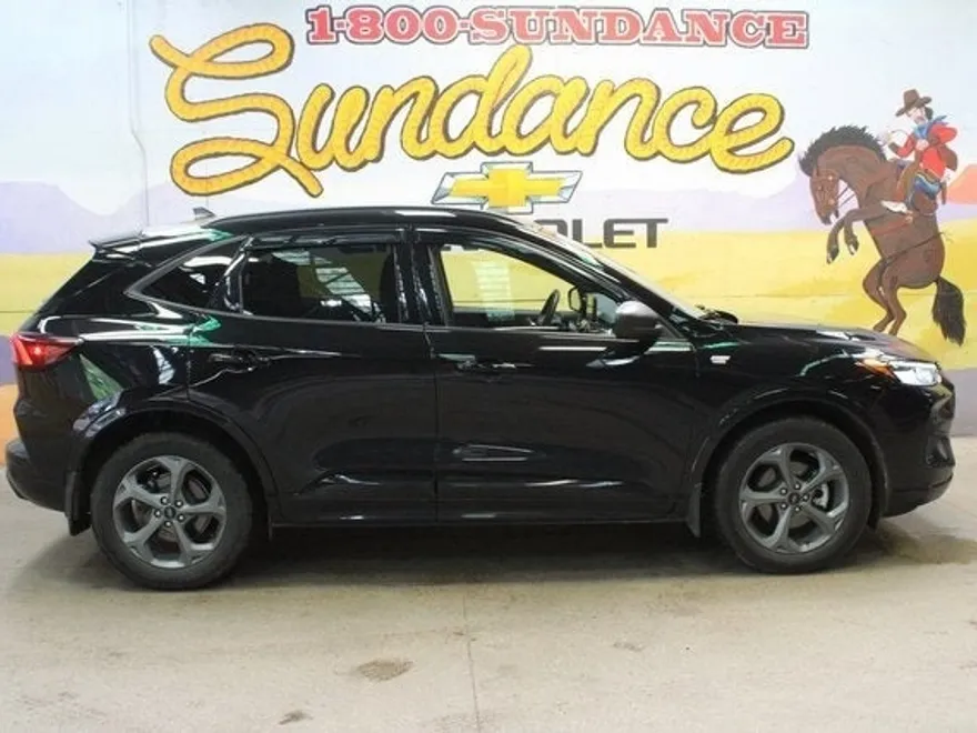2023 Ford Escape ST-Line photo 1