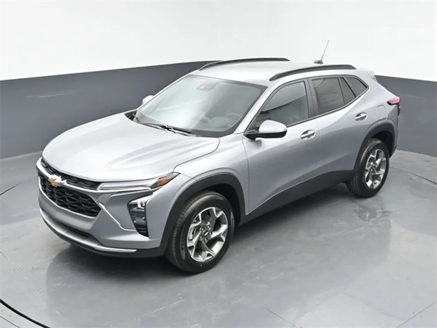 2025 Chevrolet Trax LT photo 1