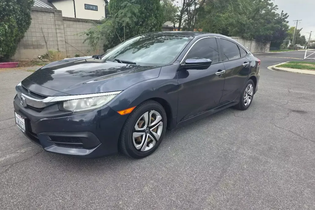 2017 Honda Civic LX photo 1