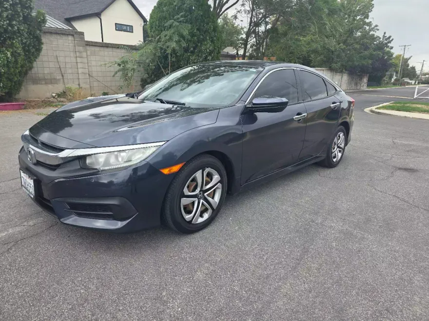 2017 Honda Civic LX photo 1