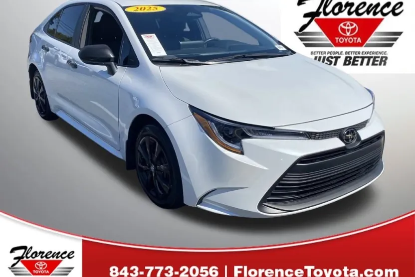 2025 Toyota Corolla LE photo 1