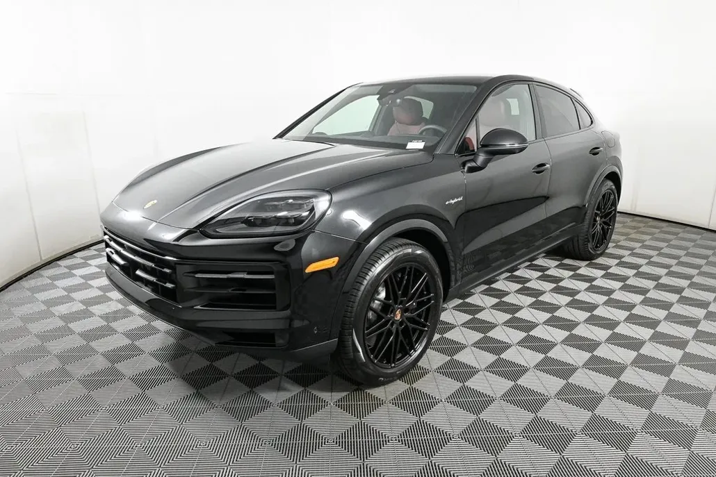 2025 Porsche Cayenne E-Hybrid Coupe photo 1