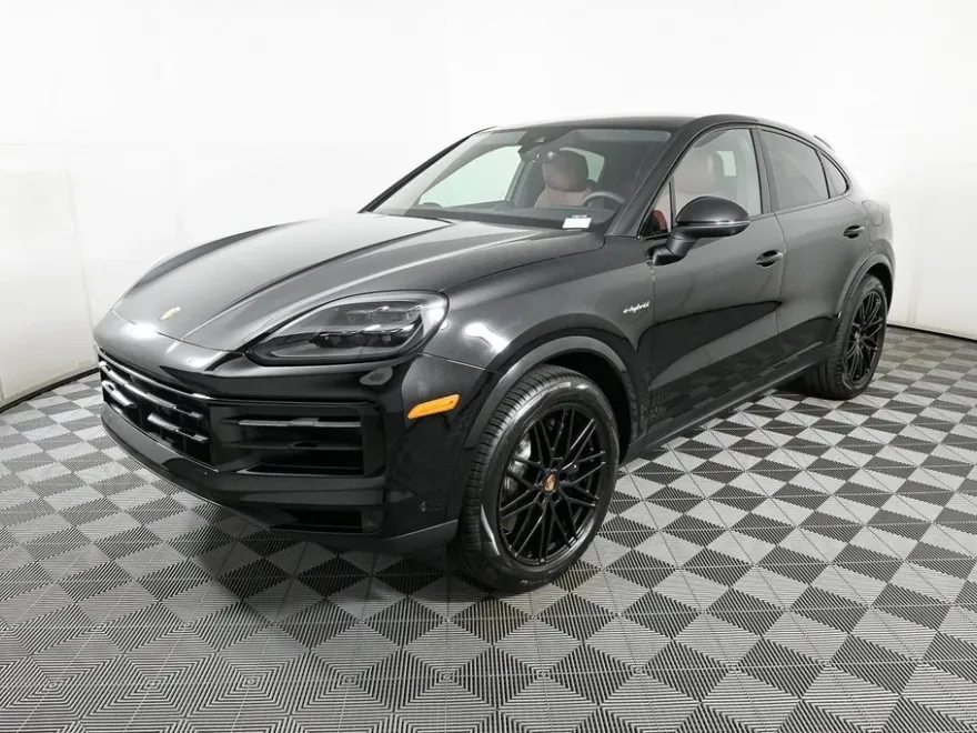 2025 Porsche Cayenne E-Hybrid Coupe photo 1