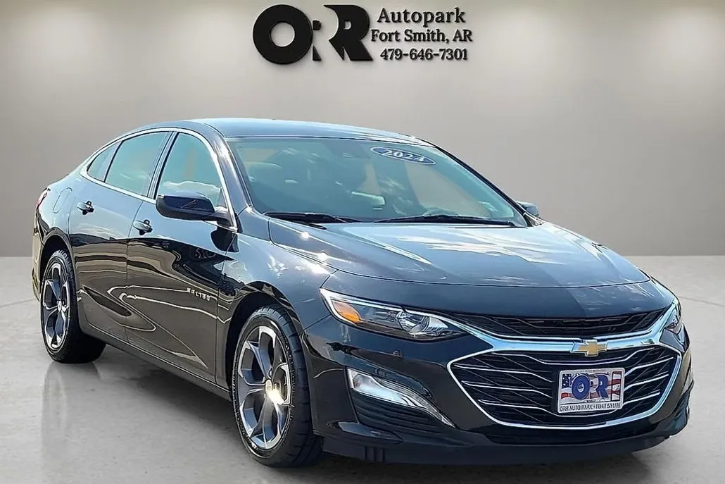 2024 Chevrolet Malibu 1LT photo 1