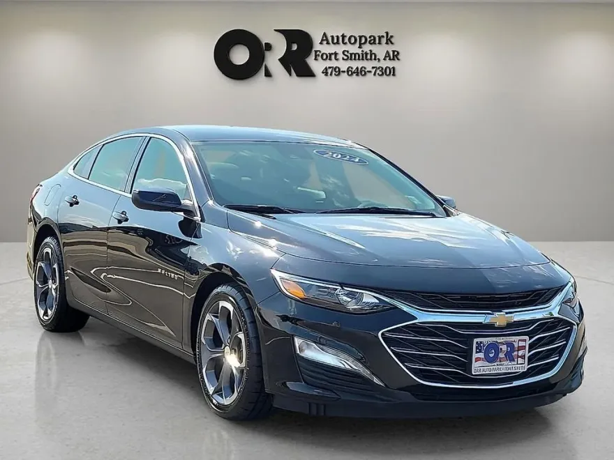 2024 Chevrolet Malibu 1LT photo 1