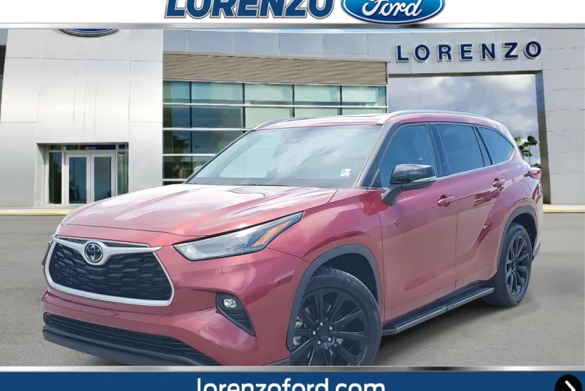 2022 Toyota Highlander XLE photo 1