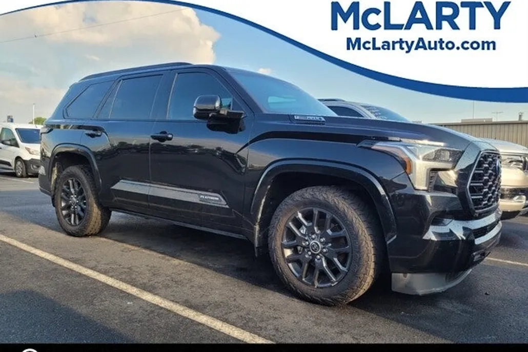 2023 Toyota Sequoia Platinum photo 1