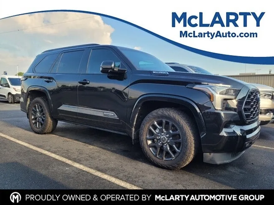 2023 Toyota Sequoia Platinum photo 1