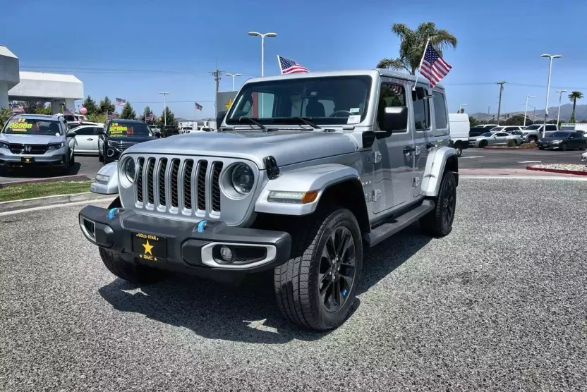2023 Jeep Wrangler 4xe Sahara photo 1