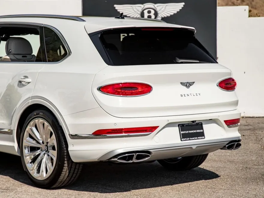 2024 Bentley Bentayga EWB Base photo 12