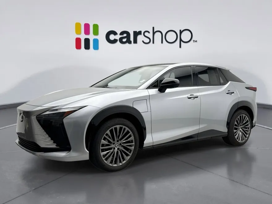 2023 Lexus RZ 450e Luxury photo 1