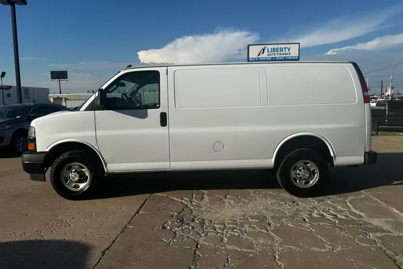 2022 Chevrolet Express Cargo Van 2500 photo 1