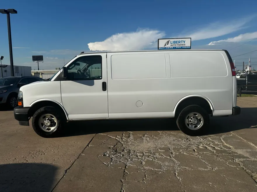 2022 Chevrolet Express Cargo Van 2500 photo 1