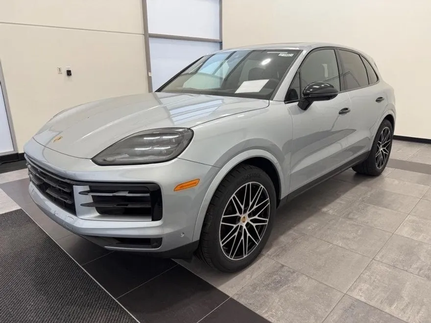 2024 Porsche Cayenne Base photo 1
